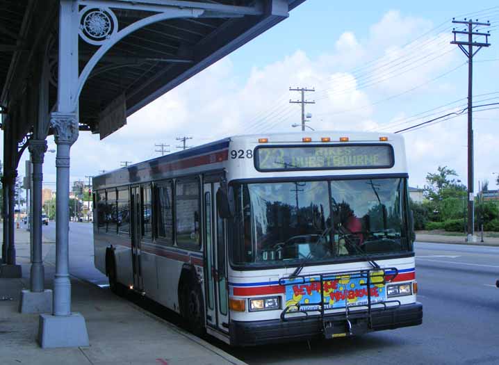 TARC Gillig Advantage 928